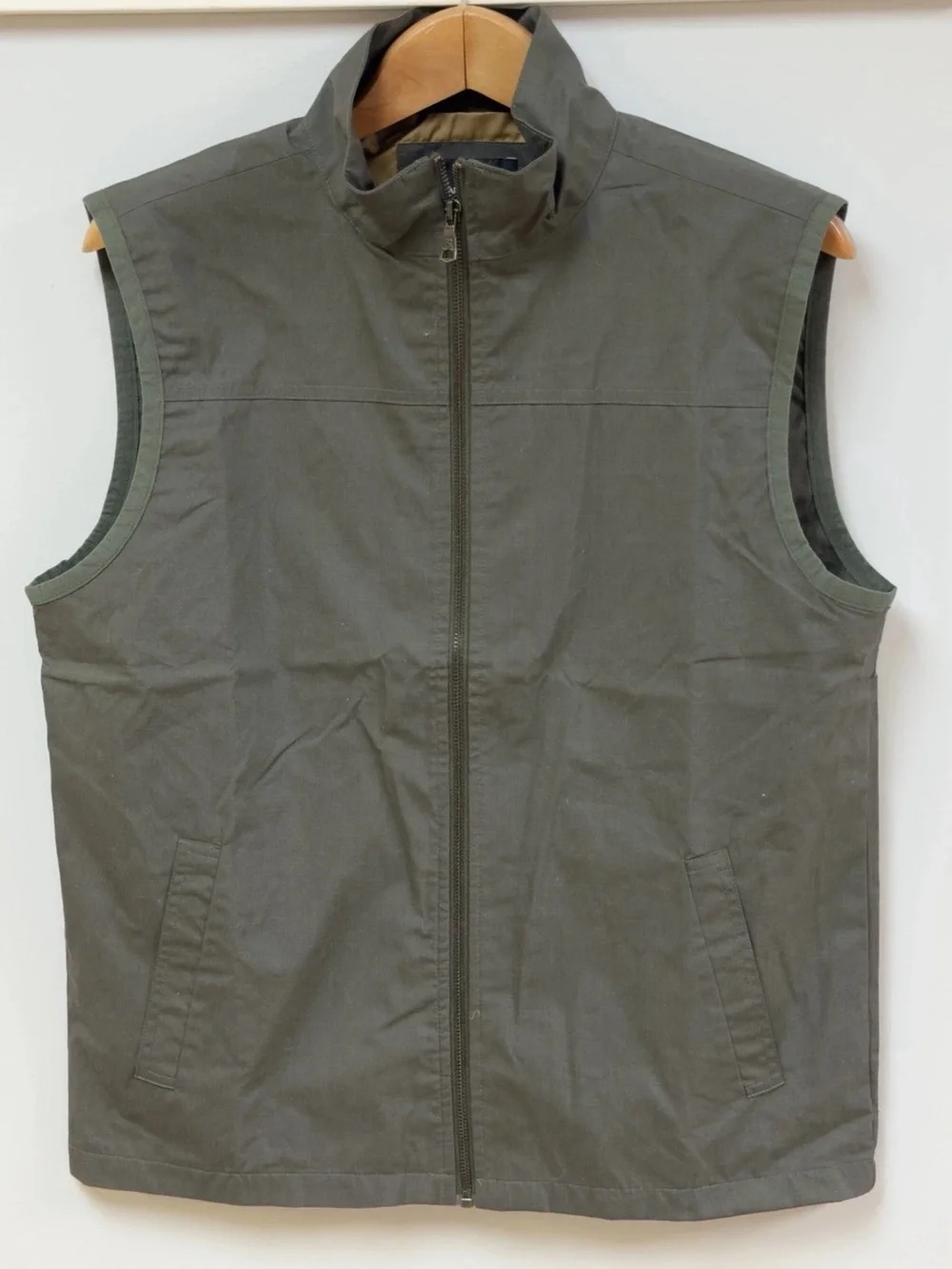 NWT Banana Republic Men's Full Zip Vest Size Small Olive Army Green Lightweight